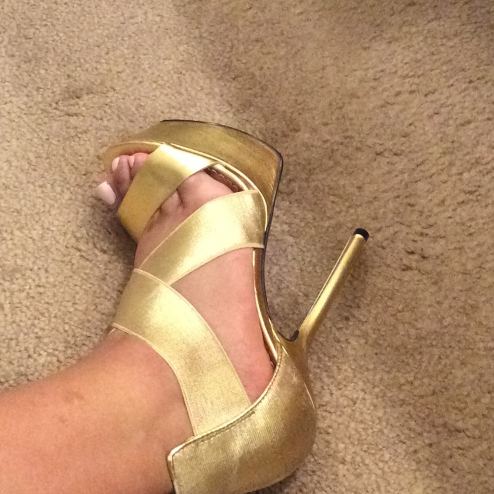 Bebe platform heels- Gold